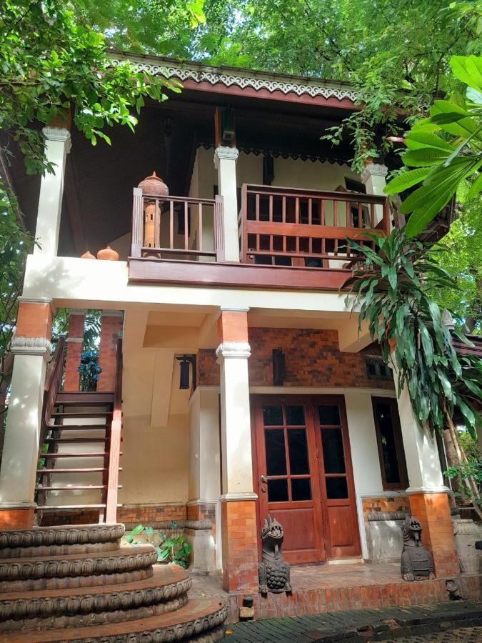 Avara Signature House Hotel Chiang Mai Exterior photo